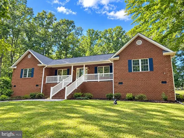 106 Lady Leigh Ann Ln, Fredericksburg