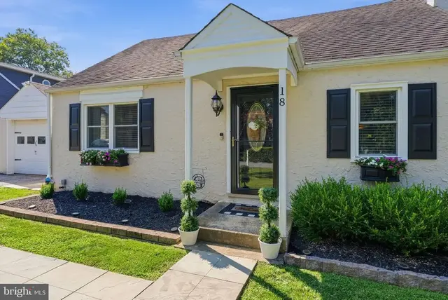 18 Buttonwood Ave, Malvern
