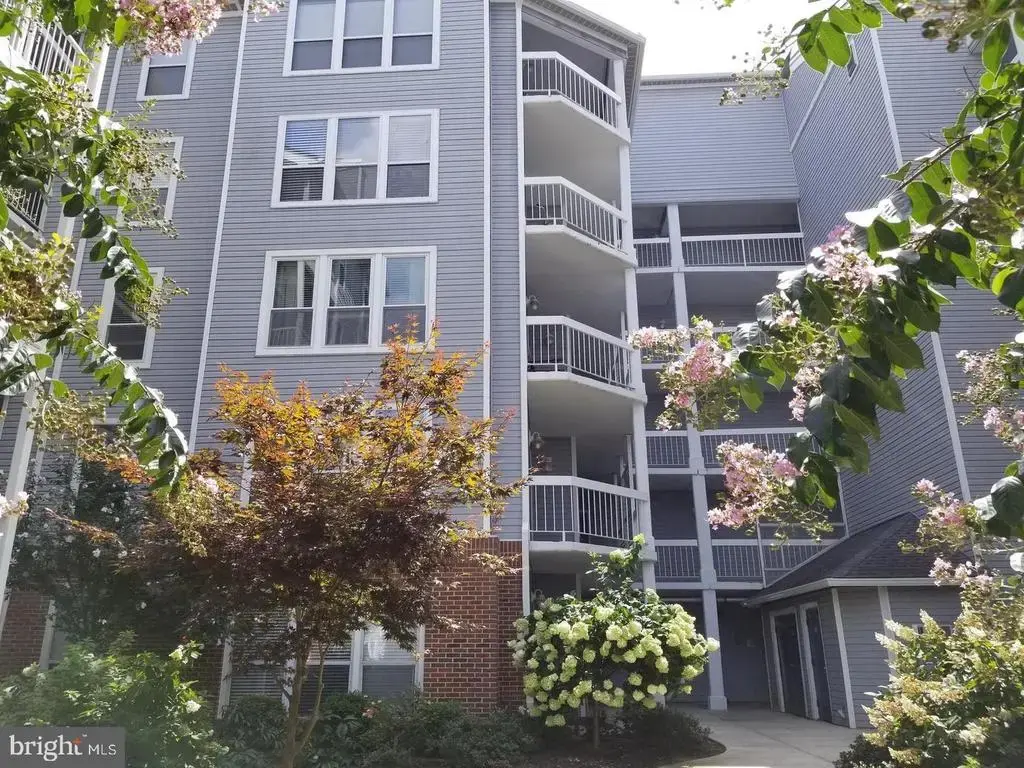3178 Summit Square Dr #3-b12, OAKTON