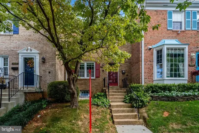 4356 Greenberry Ln, Annandale