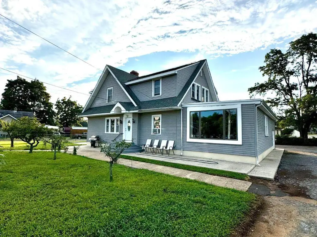 4517 Route 130 S, BURLINGTON