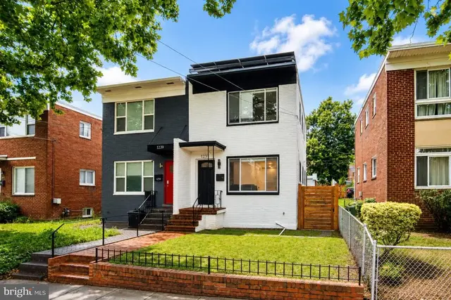1237 Emerson St Ne, Washington