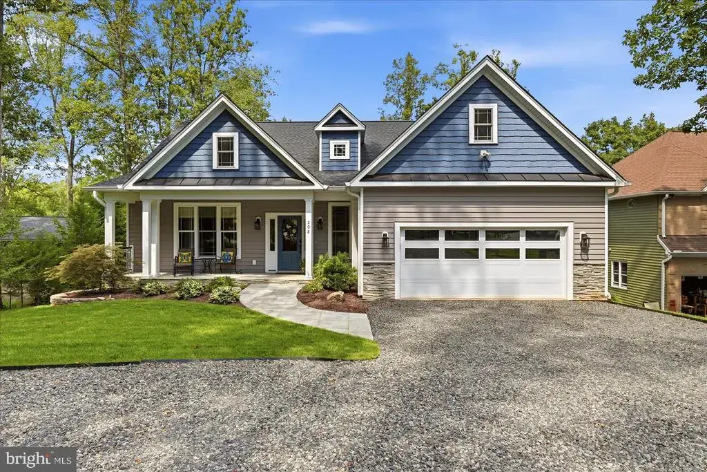 208 Beachside Cv, LOCUST GROVE