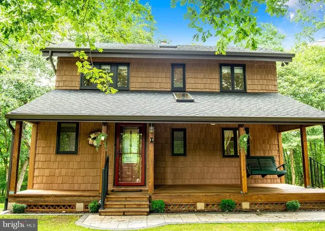 3242 Green Rd, White Hall