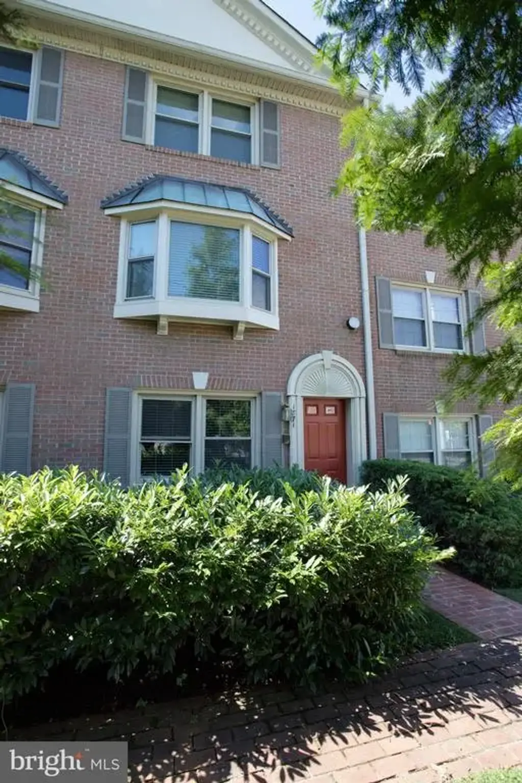 1871 N Adams St, ARLINGTON