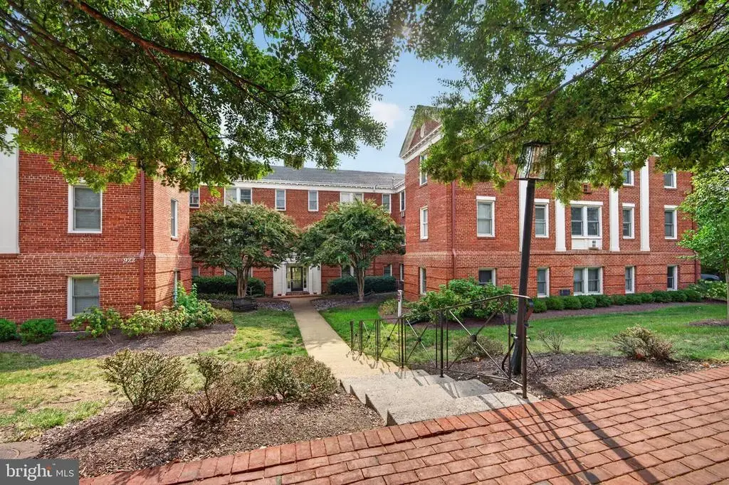 922 S Washington St #305, ALEXANDRIA