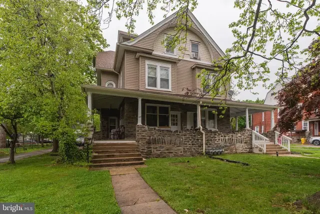 120 Walnut Ave #3, Ardmore
