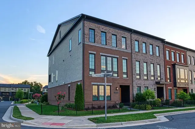 44621 Uptown Row Dr, Ashburn
