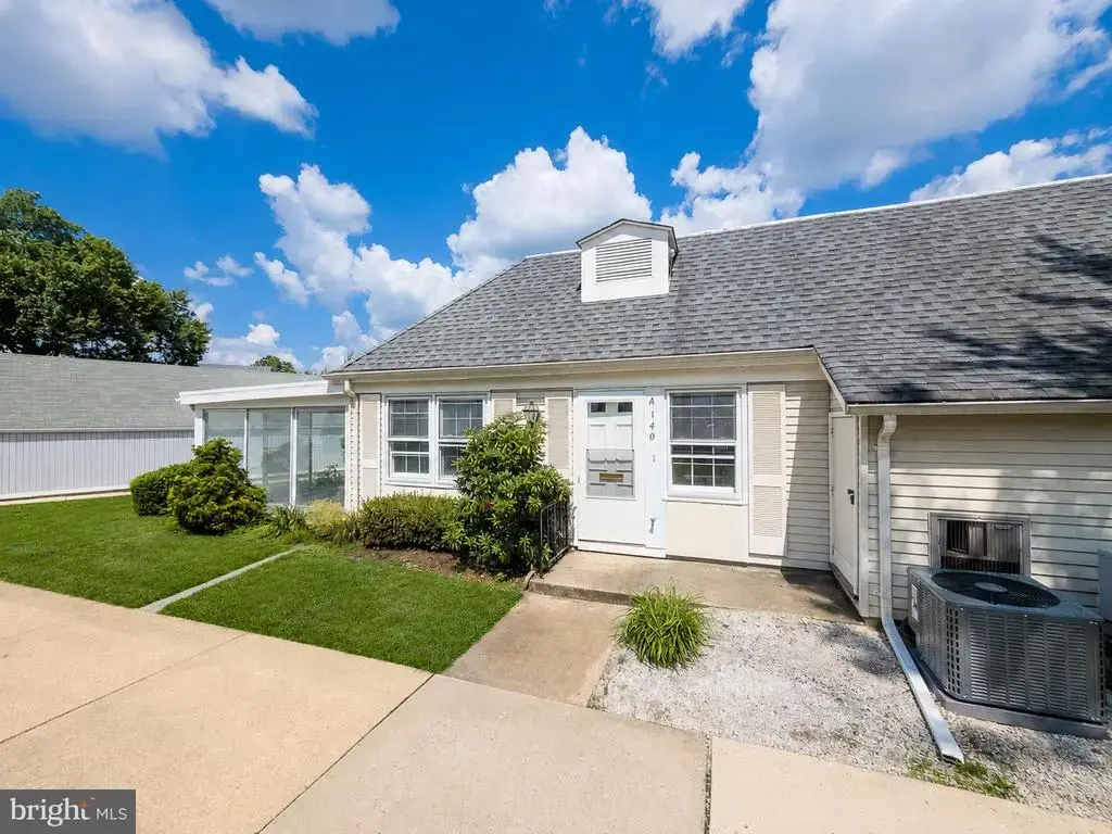 140-a Plymouth Ln, MONROE TOWNSHIP