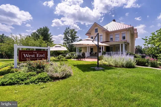 36855 W Main St, Purcellville
