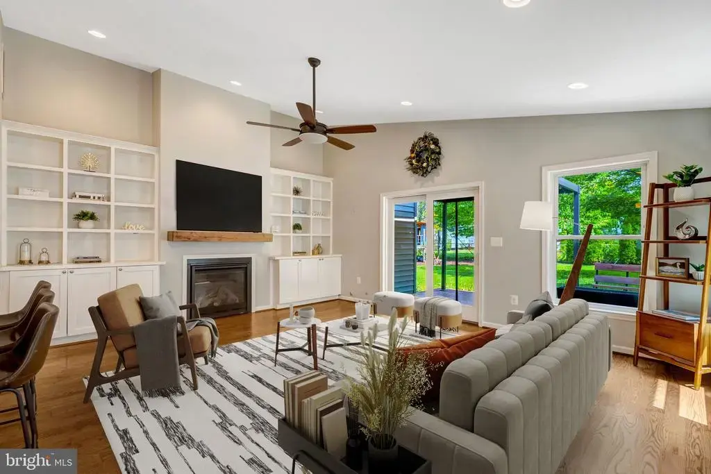 2017 Edgar Ct, FALLS CHURCH