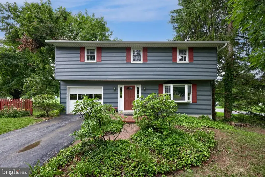 1 Ardmore Dr, HUMMELSTOWN