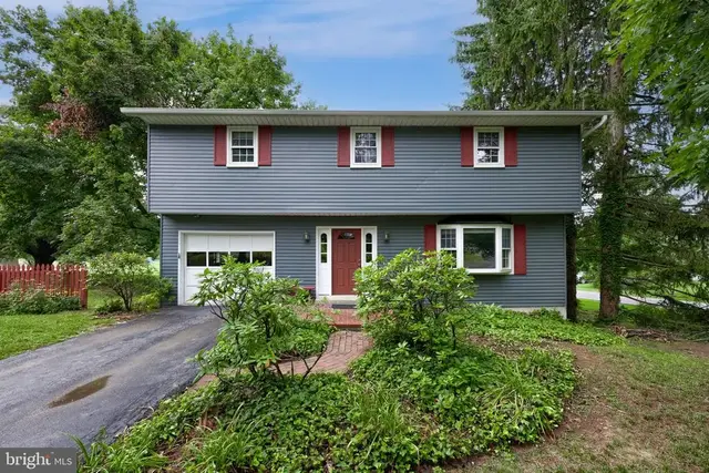 1 Ardmore Dr, Hummelstown