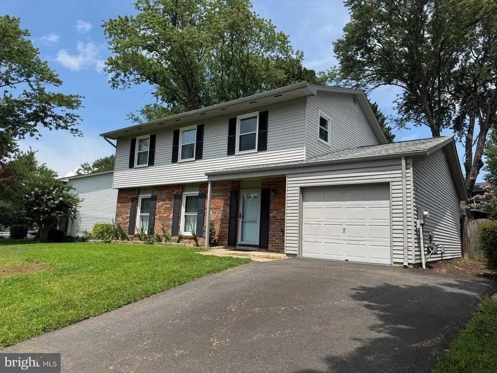 1717 Fallsway Dr, CROFTON