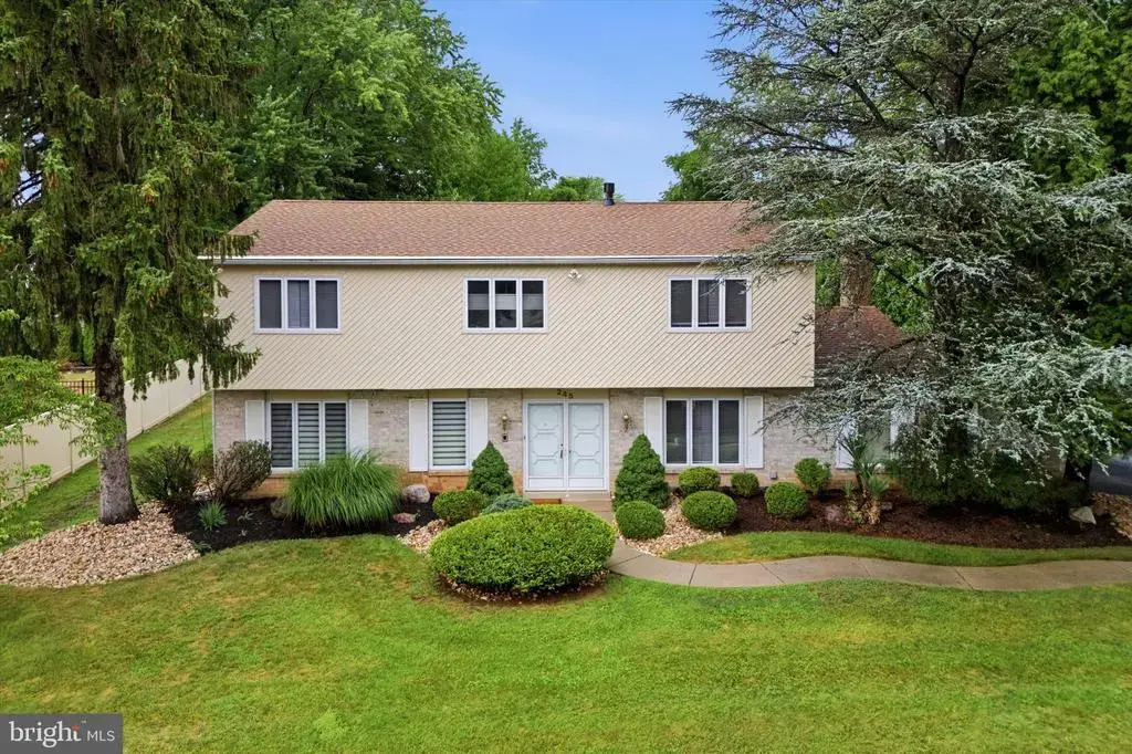 245 Toll Dr, SOUTHAMPTON