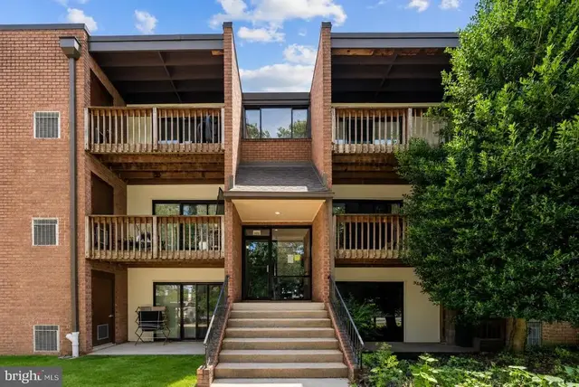 10725 W West Dr #203, Fairfax