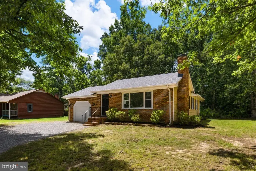 204 Pleasants Dr, FREDERICKSBURG