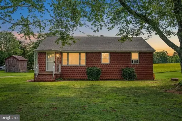 1287 Warrenton Rd, Fredericksburg