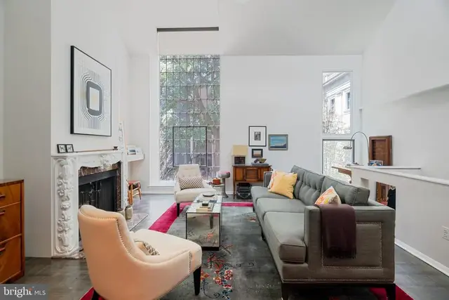 16 Saint James Ct, Philadelphia