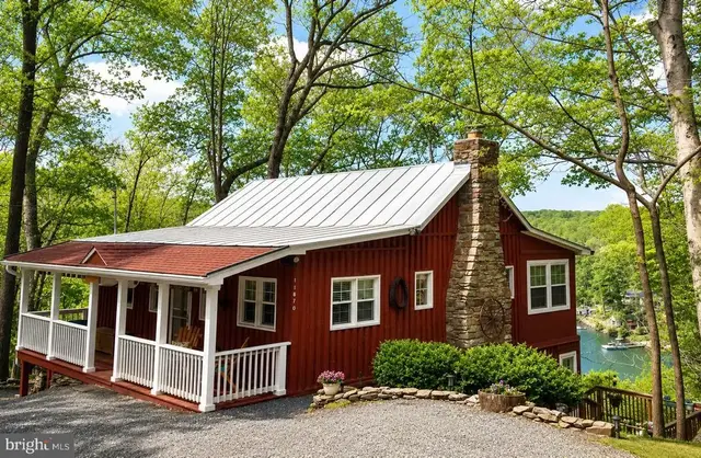 11870 Point View Dr, Manassas