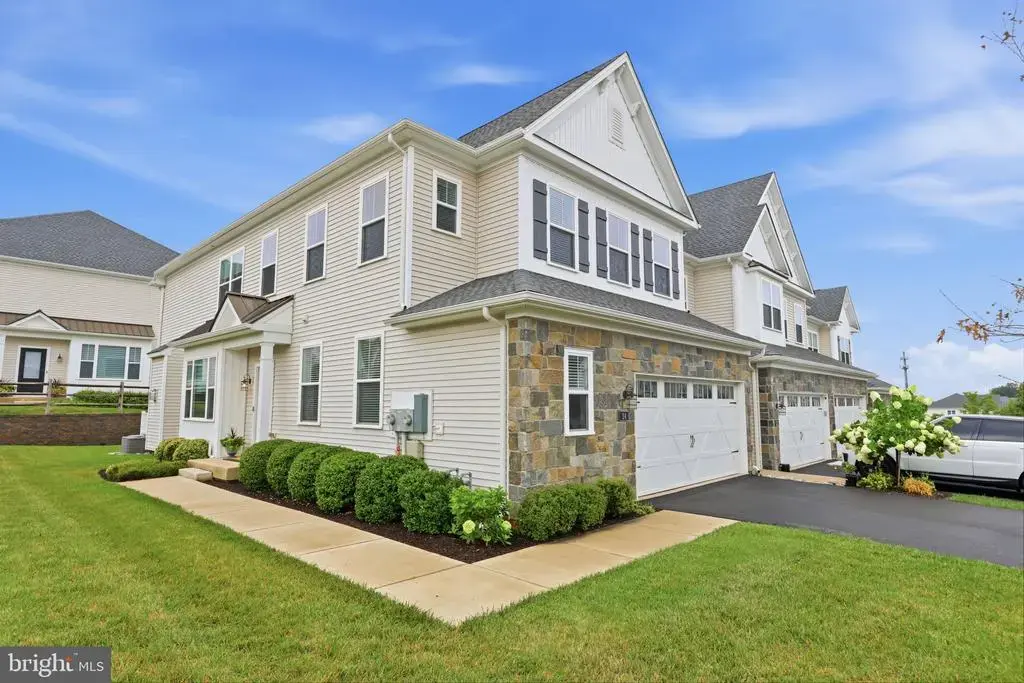 24 Spring Mill Rd, IVYLAND