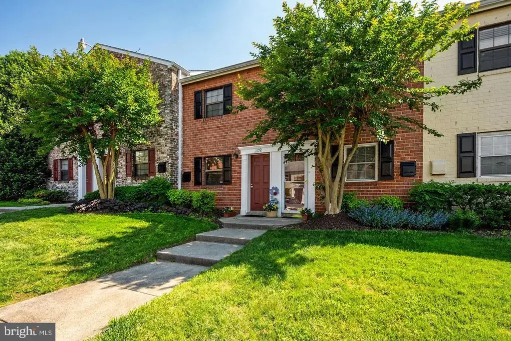 11124 Rock Garden Dr, FAIRFAX