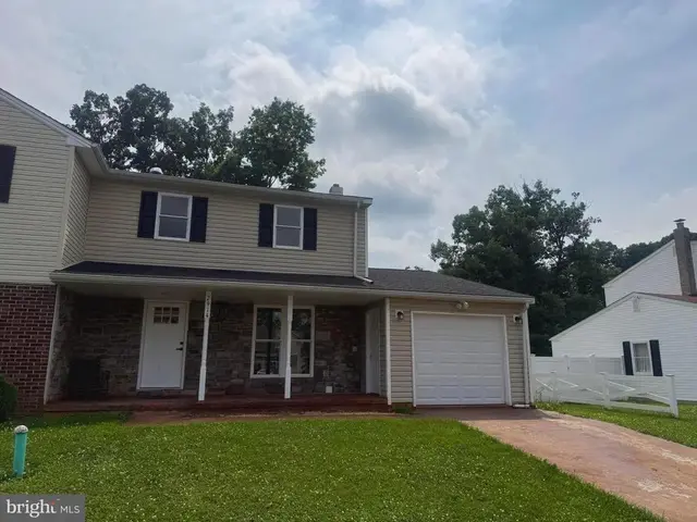 2914 Adams Dr, Hatfield