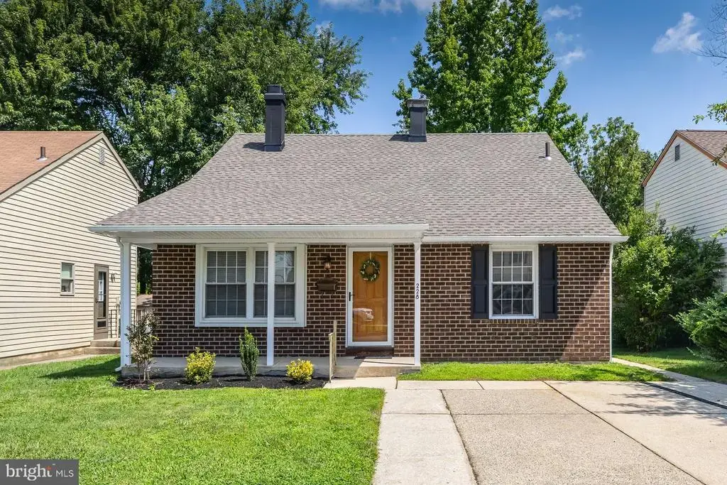 228 Leona Ct, WOODBURY
