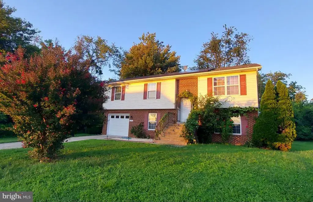 8904 Ballard Ln, CLINTON