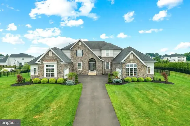 4 Shady Pines Dr, Ivyland