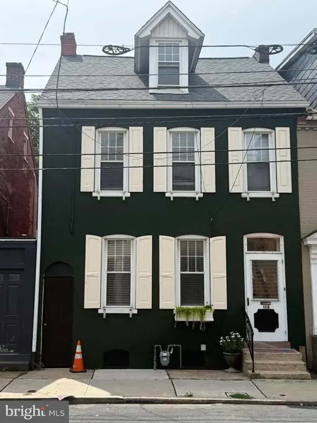 128 E James St, LANCASTER