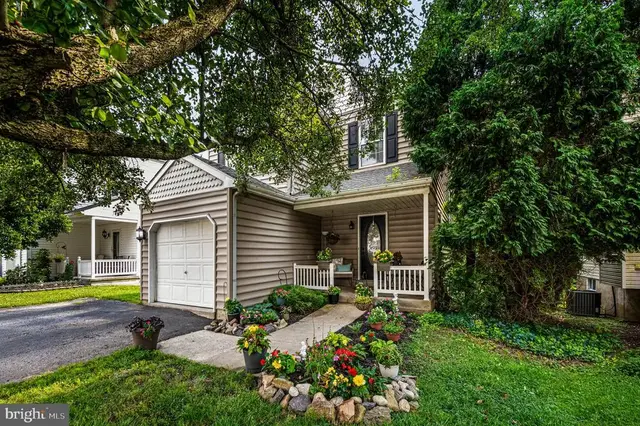 930 Trellis Ln, West Chester