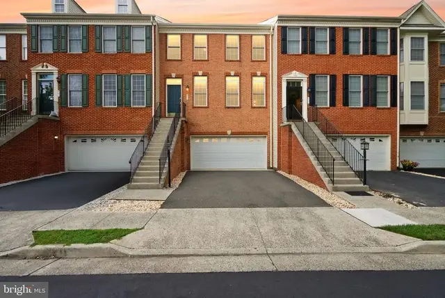 804 Maple Flats Ter, Purcellville