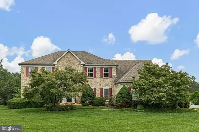 30 Bristol Ln, Newark