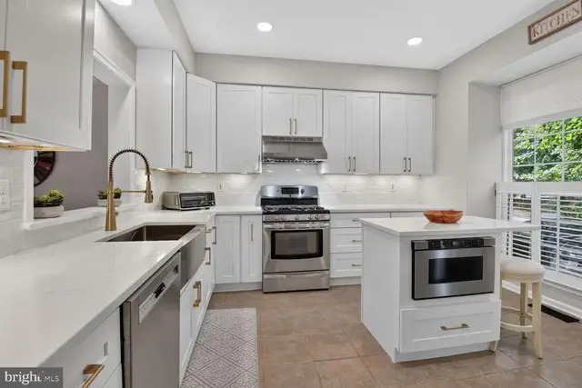 20752 Breezy Point, Sterling