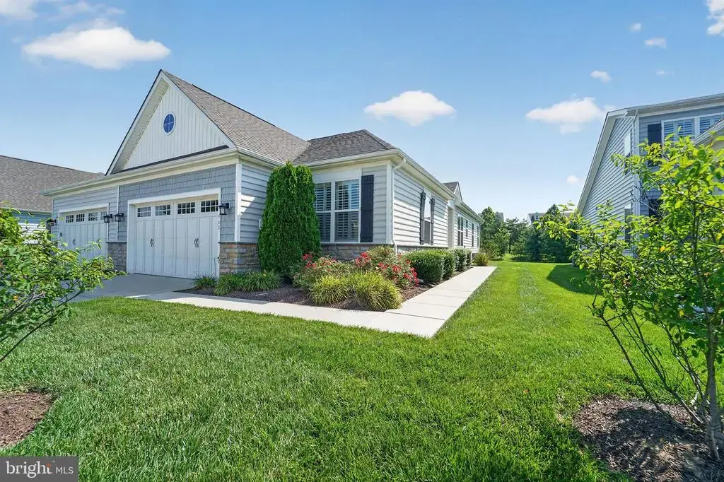 902 Moorings Cir #10, STEVENSVILLE