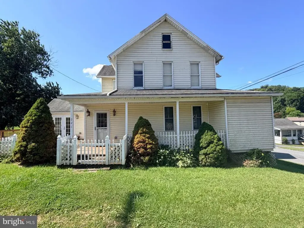 221 W 5th Ave, EVERETT