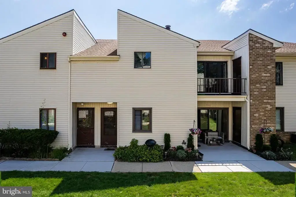 705 Downing Ct, WESTAMPTON