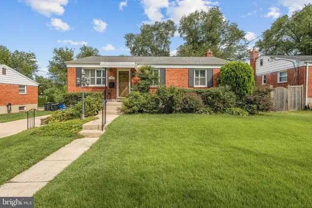 11809 Timber Ln, Rockville