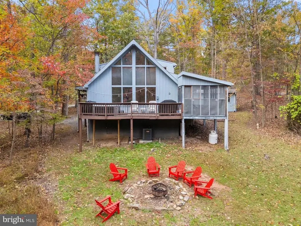 278 Black Hawk Ln, HEDGESVILLE