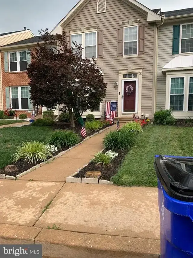 32 Alexis Dr, Newark