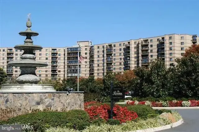 8340 Greensboro #303, Mclean