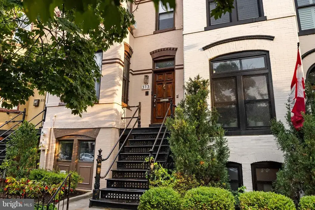 313 F St Ne #a, WASHINGTON