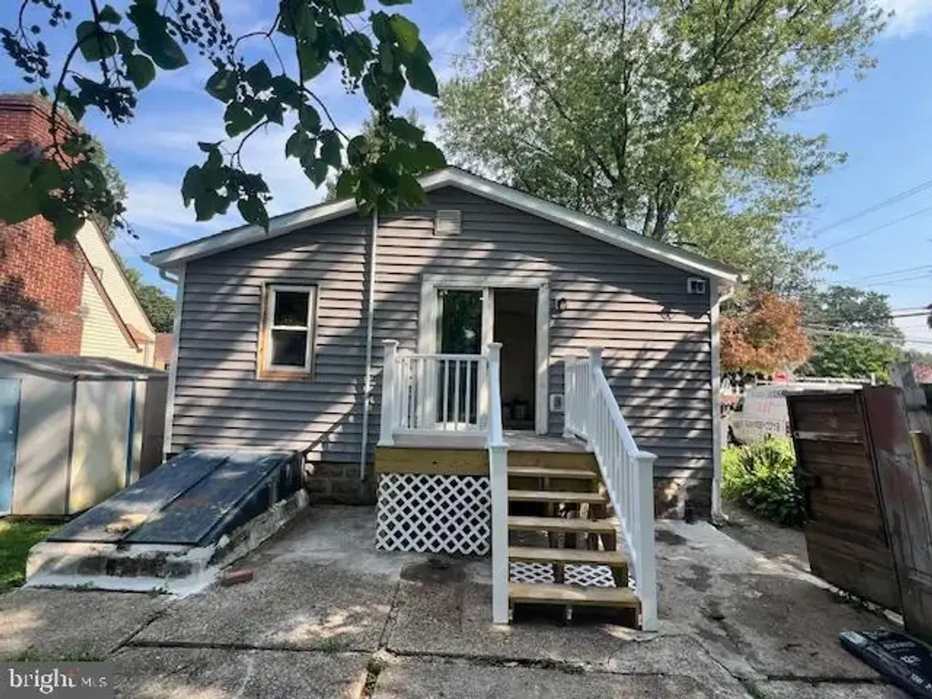1960 Maple Ave, CROYDON