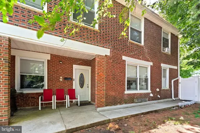 68 N Springfield Rd, Clifton Heights