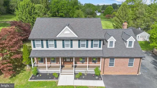 1085 Forest Ln, Glen Mills