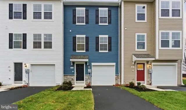 143 Homestead Dr, Hanover