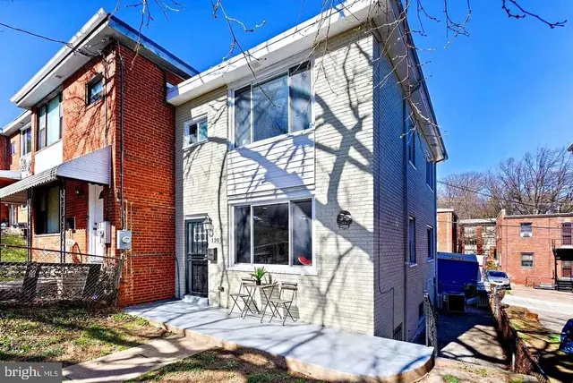 120 Webster St Ne, Washington
