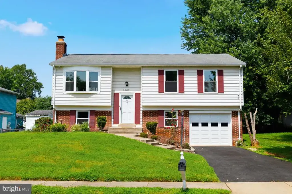 5625 Roundtree Dr, WOODBRIDGE