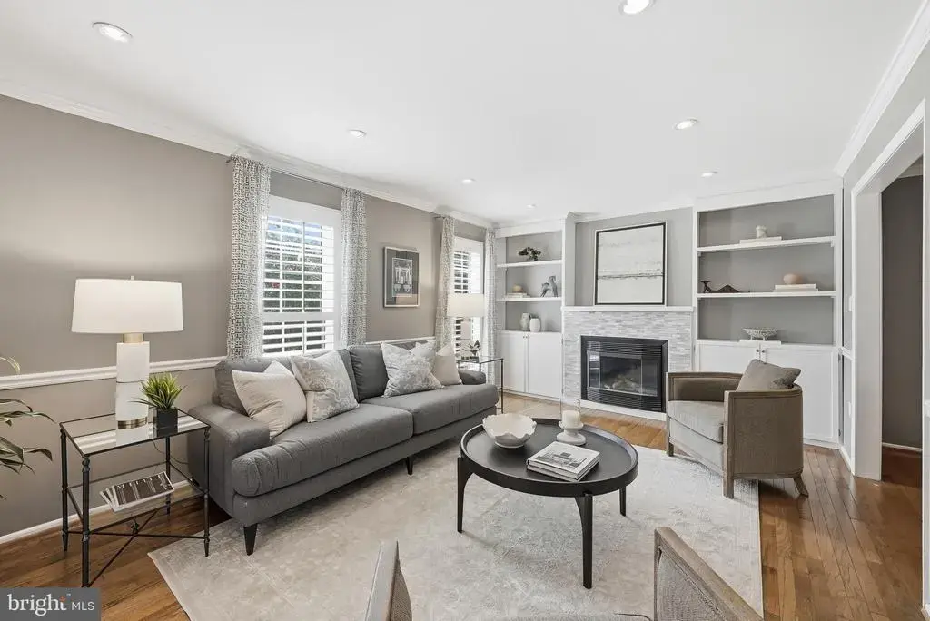 2304 Locust Ridge Ct, FALLS CHURCH